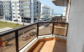 Apto 3 Quartos Quadra da Praia do Forte c/ vista
